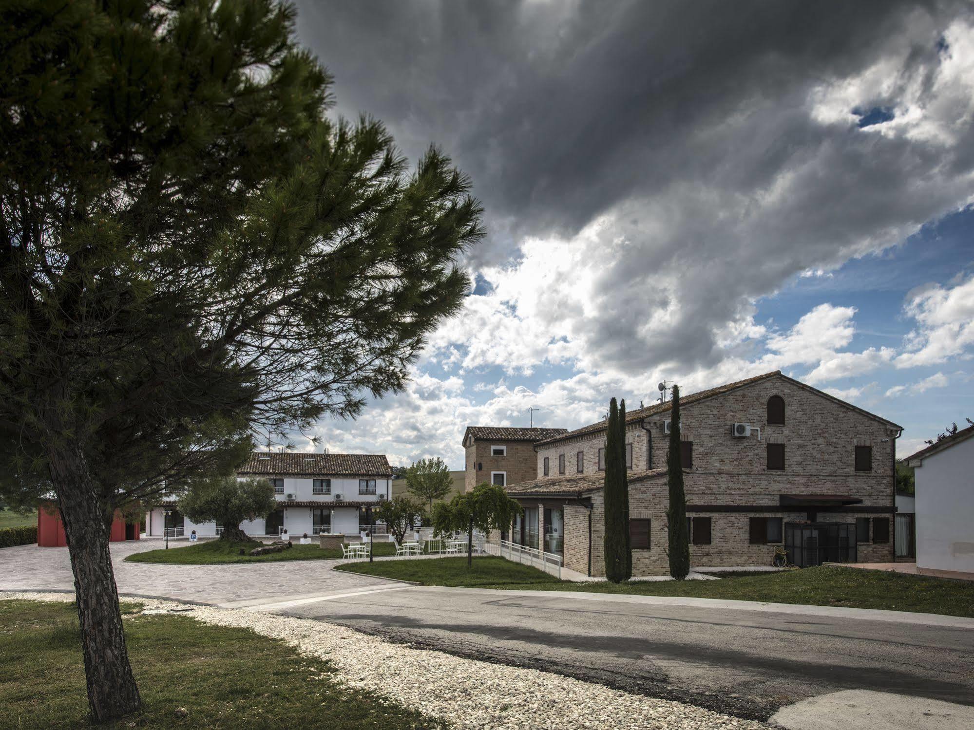 Osteria Dei Segreti Pensionat Appignano  Eksteriør billede