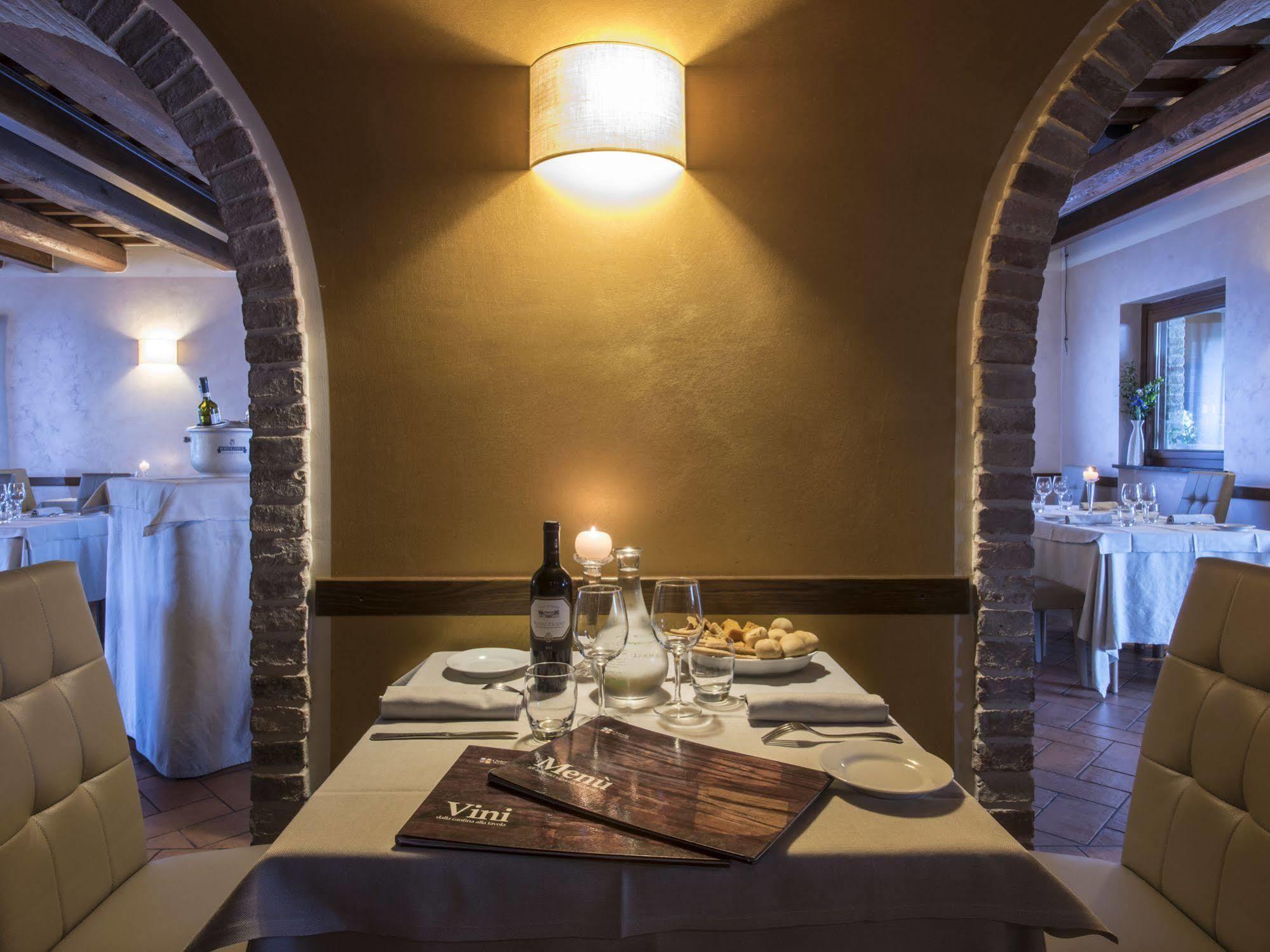 Osteria Dei Segreti Pensionat Appignano  Eksteriør billede
